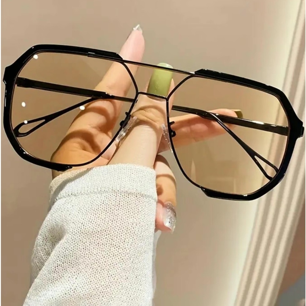 Flat‎ frame glasses